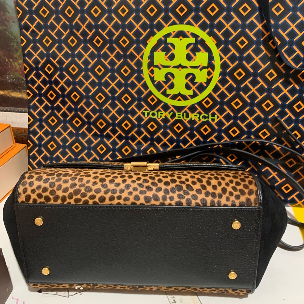 TORY BURCH LEOPARD PRINT SHOULDER or CROSS-BODY BAG - BLACK - Picture 3 of 6